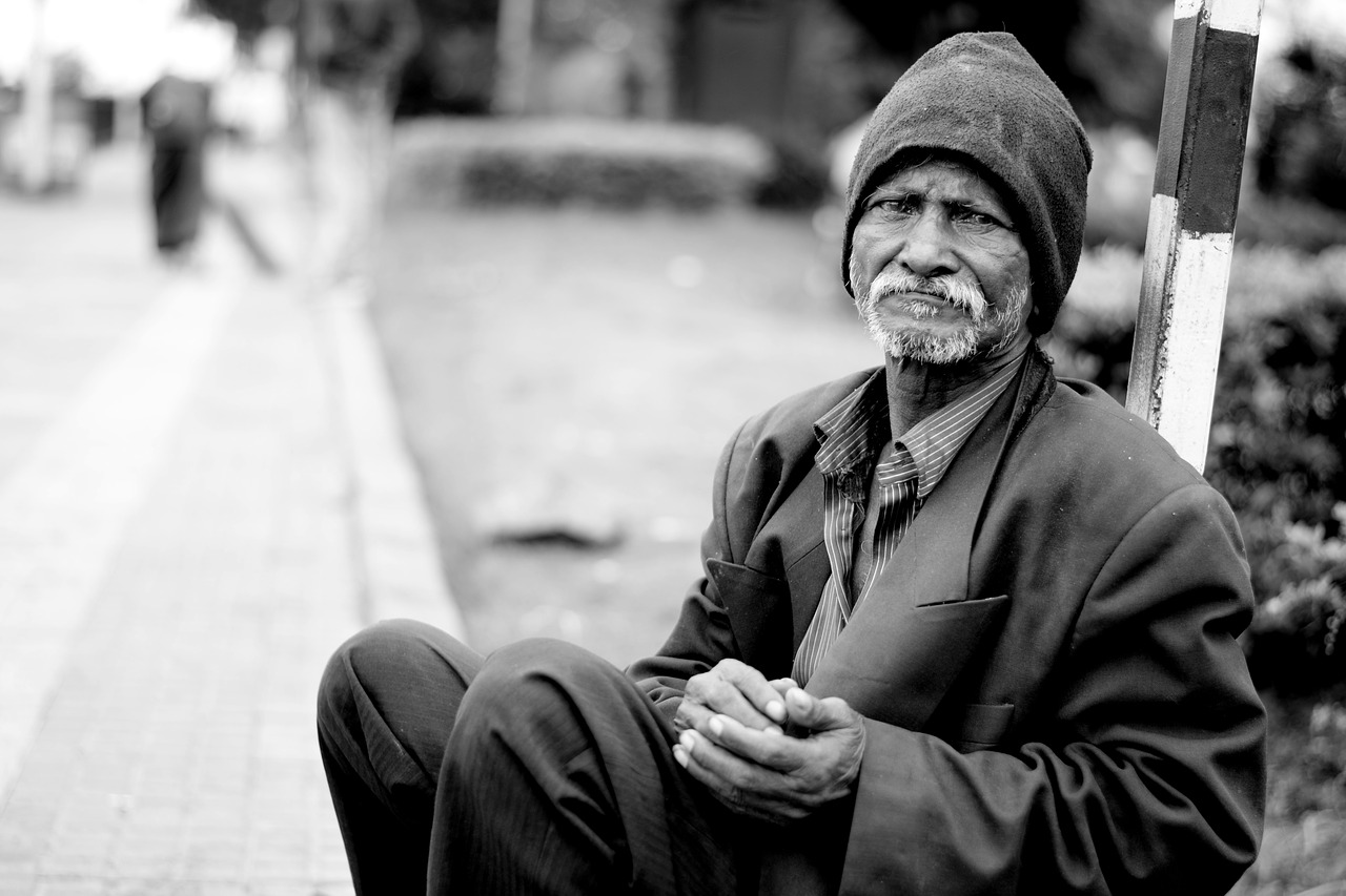 ¿Cómo nos enseña la Biblia a enfrentar los problemas económicos?