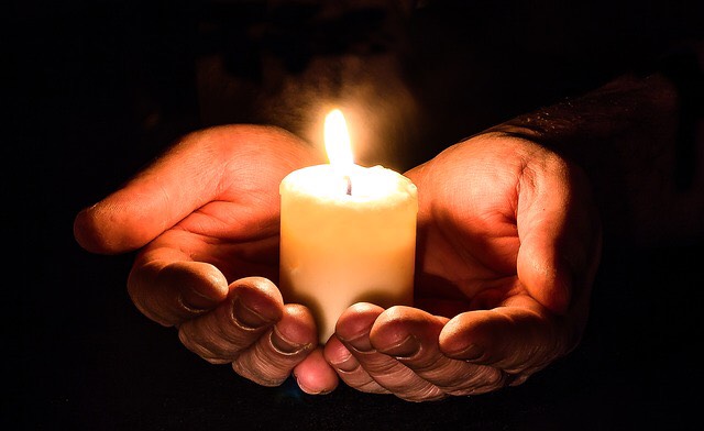 La paz verdadera solamente viene de Dios. Lo demás es vanidad y aflixión de espíritu